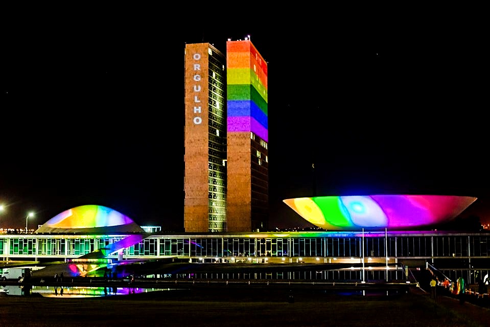 Cidade do Rio se cobre com as cores do arco-íris para festejar o Dia  Internacional do Orgulho LGBTQIAP+ - Jornal O Globo