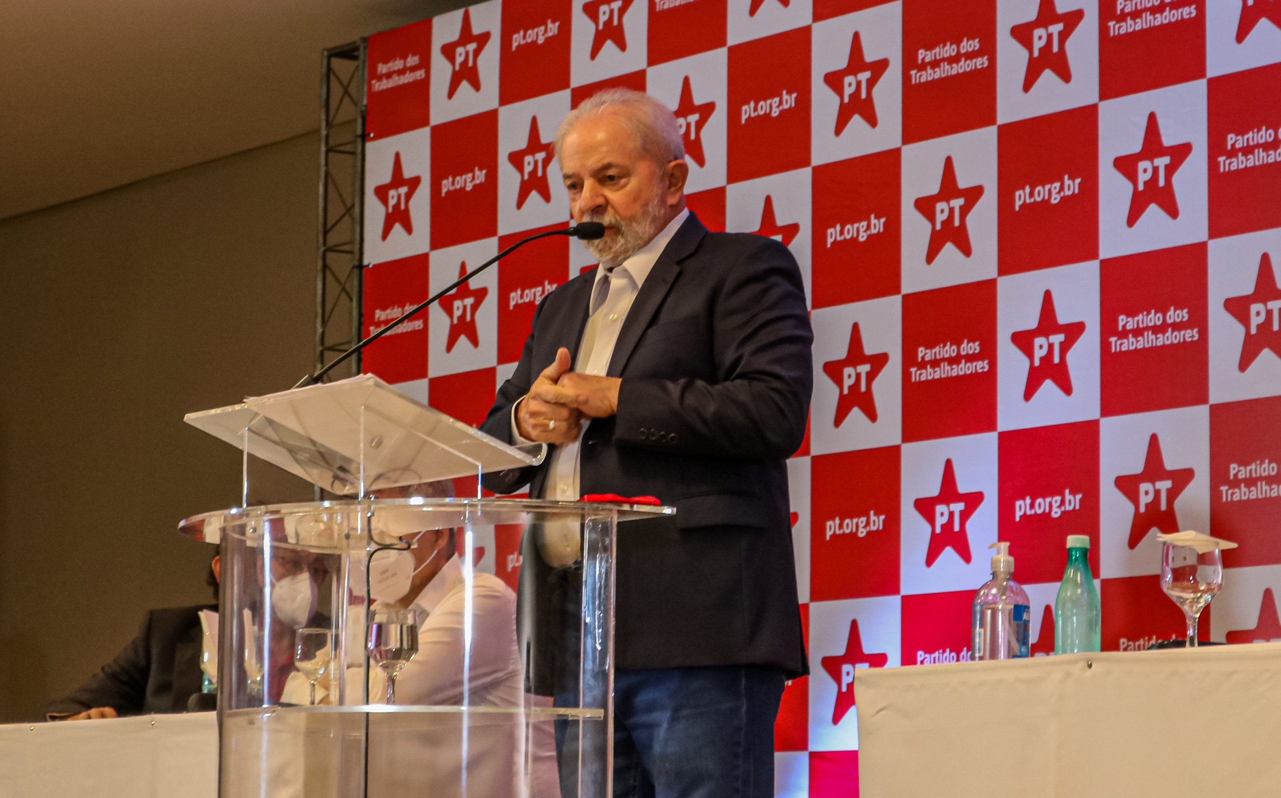 Ex-presidente luiz inácio lula da silva falando em Brasília