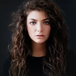 Lorde revela capa e data de lançamento de seu novo álbum
