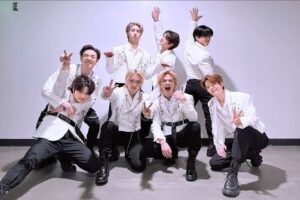 Stray Kids aposta em nova fase com lançamento de “THIS & THAT”
