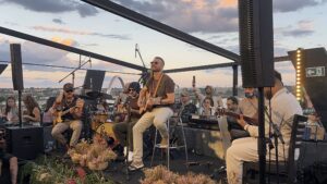 O Bando retorna aos palcos e agita noite de música em Brasília